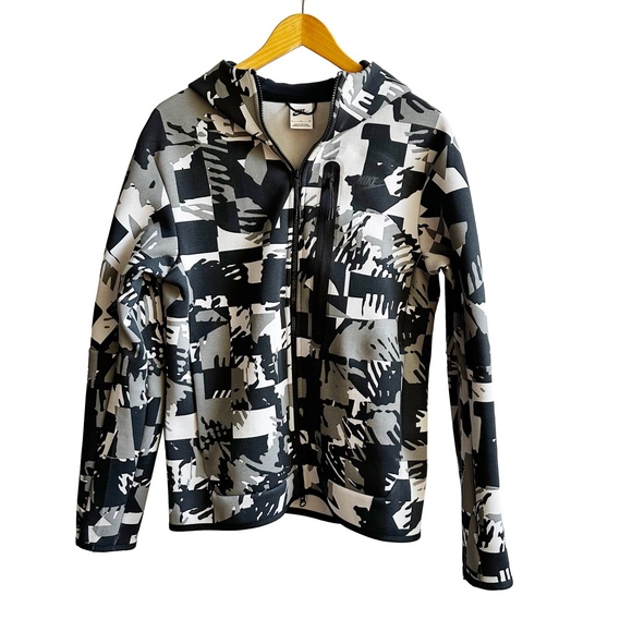 Nike | NSW Tech Fleece Digital Snow Camo Hoodie | Light Smoke Grey Black | S - Picture 2 of 6